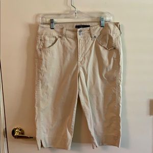 Women Capri pants